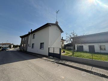 Ampia casa indipendente con giardino e garage
