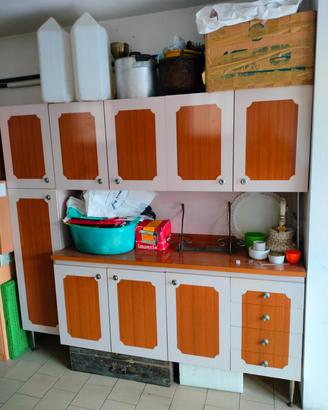 mobile in formica 