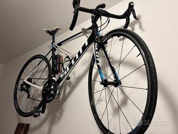 bici da corsa in Carbonio SCOTT SOLACE 30