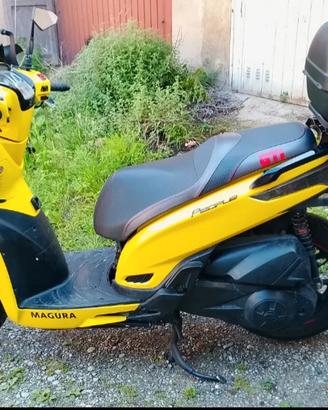 Kymco People 300 GTI