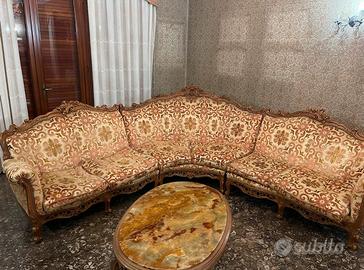 Divano in stile Veneziano