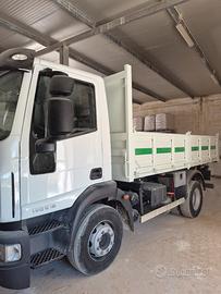 Autocarro IVECO 140 E 18