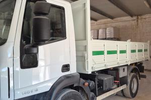 Autocarro IVECO 140 E 18