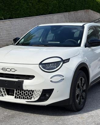 FIAT 600 Hybrid 145 CV DCT MHEV Icon