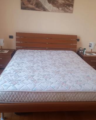 letto comò specchio e 2 comodini in ciliegio 
