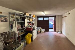 Box auto via C. Colombo 37, seriate