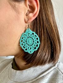 Orecchini fatti a mano all'uncinetto