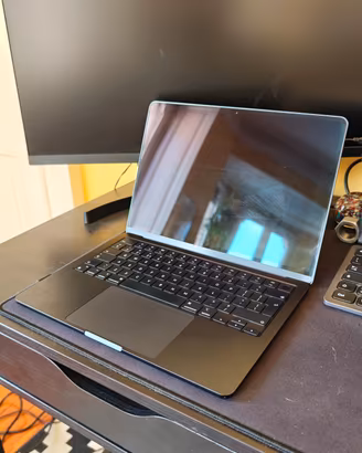 MacBook Air 13" - Apple M2 con CPU 8-core