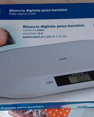 Bilancia pesa neonati
