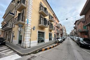 A ffittasi in zona centrale ufficio pari al nuovo