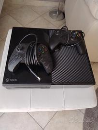 Xbox One 500 GB+2 Joypad