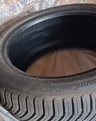 4 Continental AllSeasonContact 2 – 235/45 R17 97Y