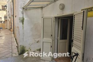 EDIFICIO IN CENTRO STORICO DA RISTRUTTURARE