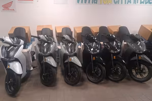 Honda SH 350 pronta consegna Permute garanzia fina