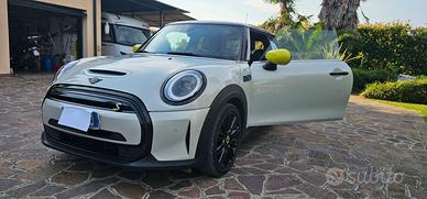 Mini Cooper SE modello F56 full elettric