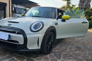 Mini Cooper SE modello F56 full elettric