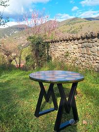 tavolo in legno e resina