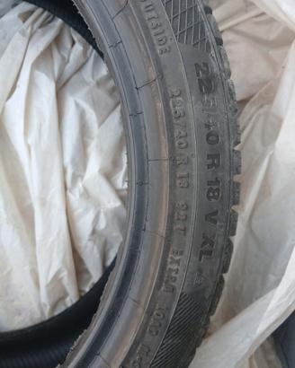 Gomme Continental 225/40 R18 92V
