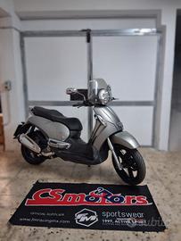 Scarabeo 300 scooter
