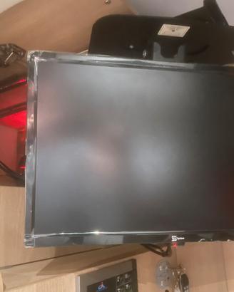 Televisore 12v o 220 con staffa richiudibile