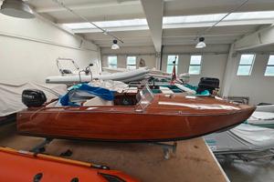 Cantiere Ernesto Riva Jetto 4.2