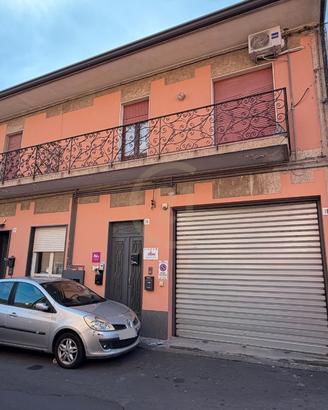 Ampio 6 vani, piano primo in zona servita