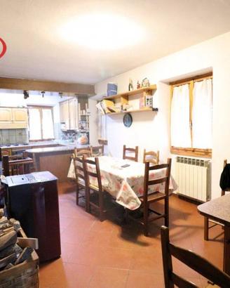 Casa indipendente di 205 m² con più di 5 locali a 