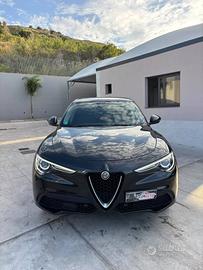 Alfa Romeo Stelvio 2.2 Turbodiesel 190 CV AT8 RWD 