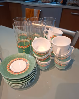 set tazzine caffe e bicchieri bibita
