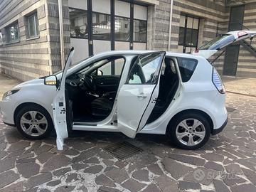 Renault Scenic Scénic X-Mod 1.9 dCi 130CV Dynamiqu