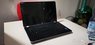HP Pavilion 17" i54200M 2.50ghz 4gb RAM