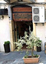 Attività di Polleria incluso Immobile 42 mq