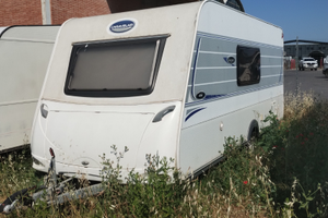 Roulotte caravan francese 4 posti letto kg 1150