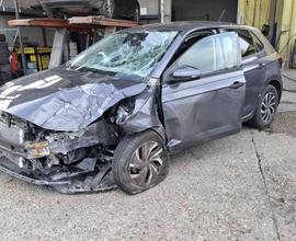 VOLKSWAGEN Polo 1.0 EVO Life INCIDENTATA