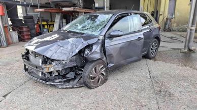 VOLKSWAGEN Polo 1.0 EVO Life INCIDENTATA