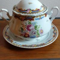 Zuppiera e piatto in porcellana