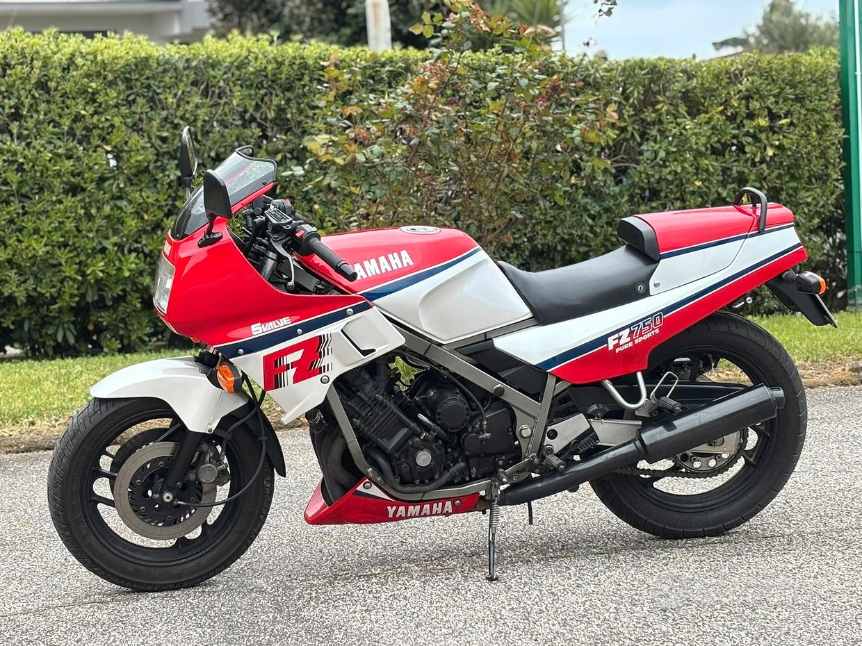 Motorcycle Yamaha Tzr 250 In Vendita Yamaha Tzr 250 Usata Adesivo