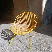 Poltroncina vintage in ferro verniciato giallo 