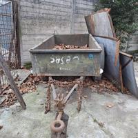 Rimorchio per camion militare