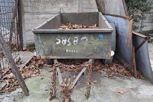 Rimorchio per camion militare