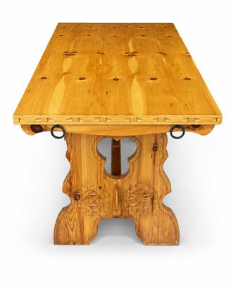 Tavolo vintage alpino in legno massello intagliato