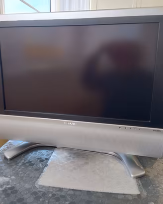 TV Sharp Aquos 26 pollici