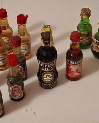Lotto di bottigliette mignon di liquori vintage