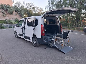 Citroen Berlingo Pianale ribassato con rampa disab