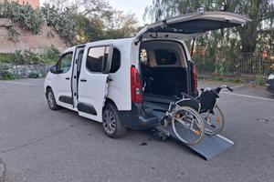 Citroen Berlingo Pianale ribassato con rampa disab
