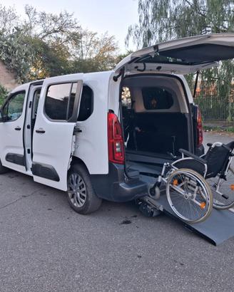 Citroen Berlingo Pianale ribassato con rampa disab