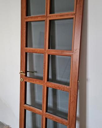 1 Porta da interno colore ciliegio con vetri