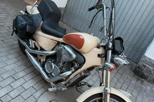 Moto Honda shadow vt600