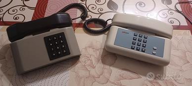 Coppia di Telefoni vintage a tastiera