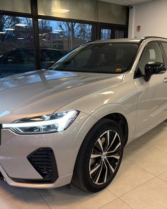 Volvo XC 60 XC60 B4 (d) AWD automatico Plus Dark